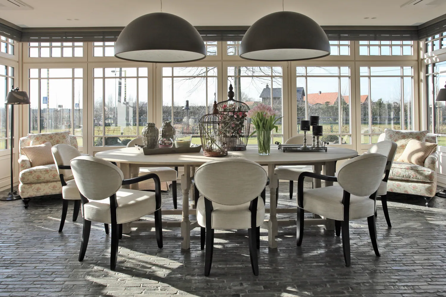 Orangerie met klassieke ramen en veel lichtinval